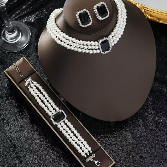 Parure de Perles Modernes – L’alliance du chic et du tendance